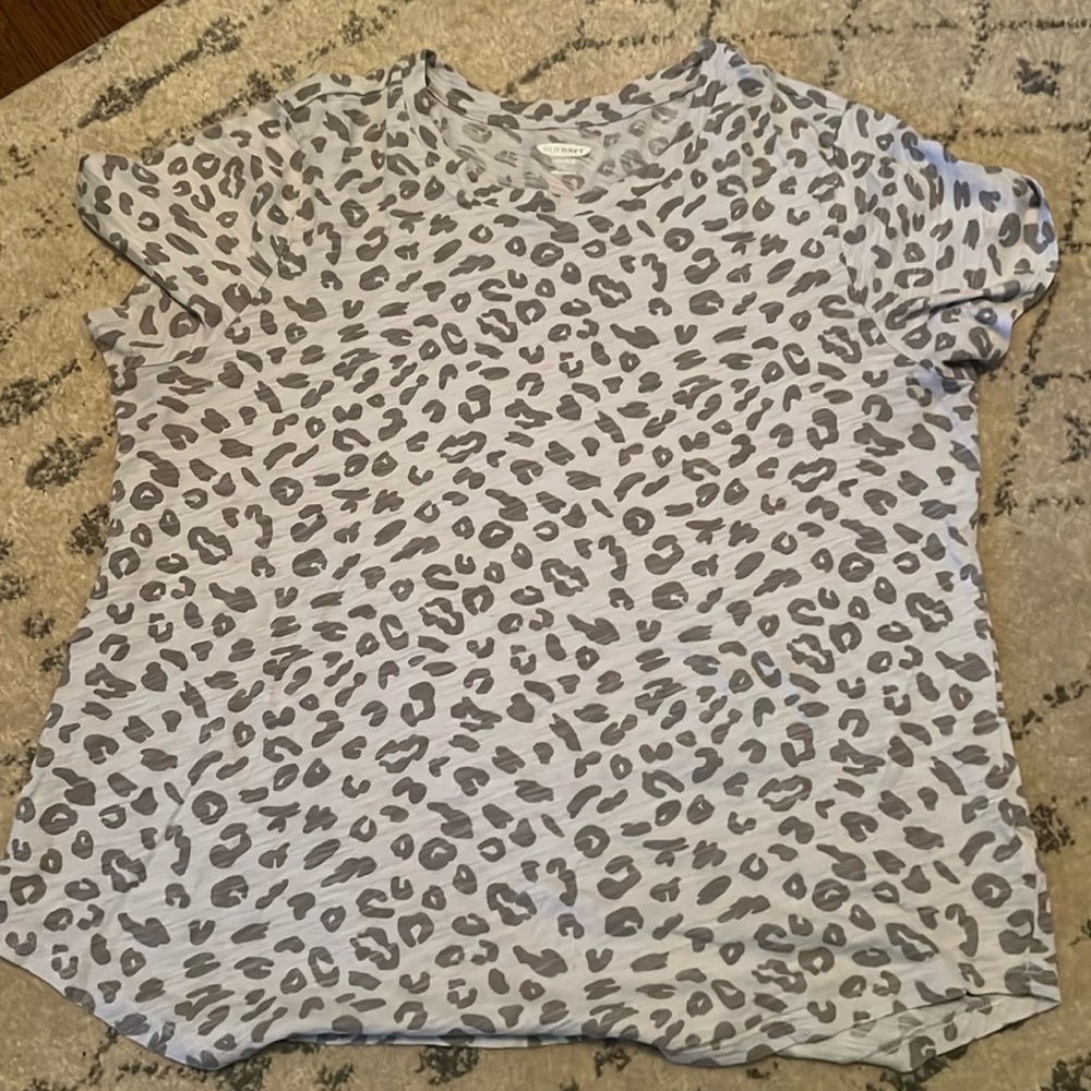 L Old Navy Tee